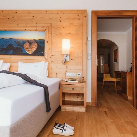 Gartenhotel Linde 4 Sterne Superior Ried im Oberinntal Zewnętrze zdjęcie