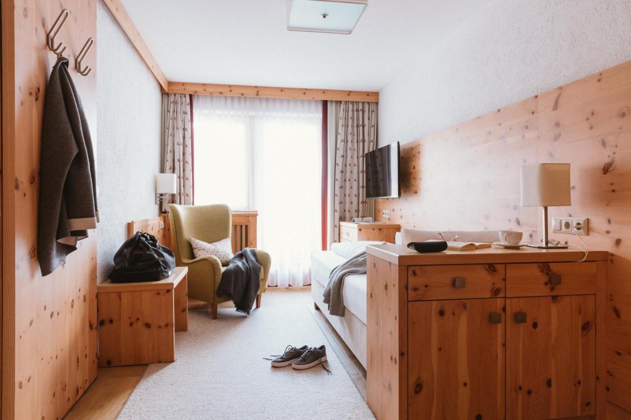 Gartenhotel Linde 4 Sterne Superior Ried im Oberinntal Zewnętrze zdjęcie